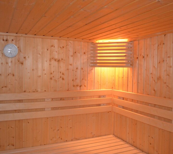 Sauna w domu – czy opłaca się zdecydować na taką opcję