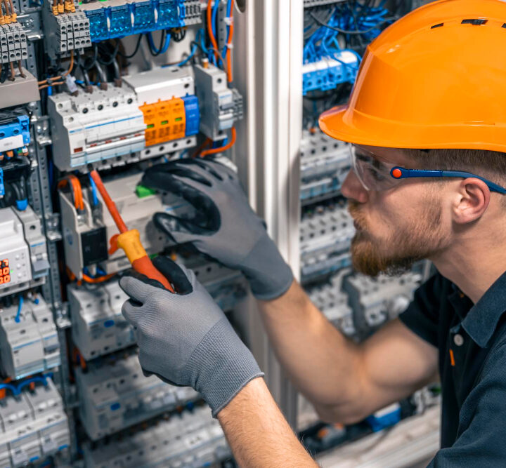 Elektryk do inwestycji w Trójmieście — jak nie popełnić kosztownego błędu